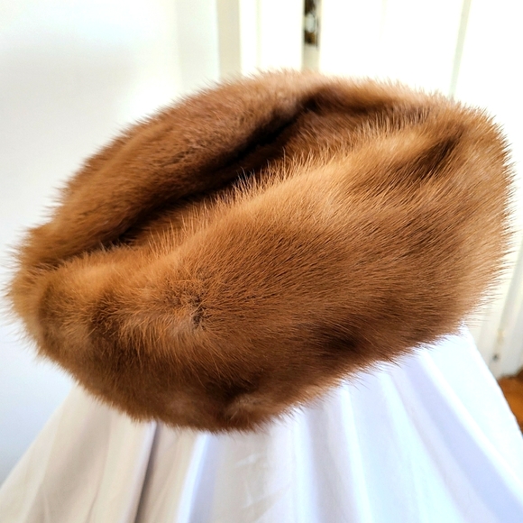 VINTAGE - Fur beret - Picture 1 of 5